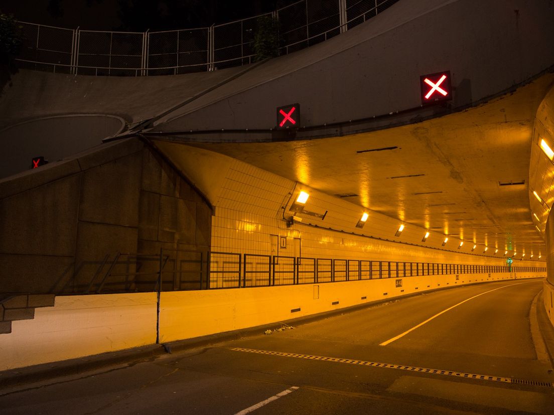 Maastunnel in beide richtingen dicht
