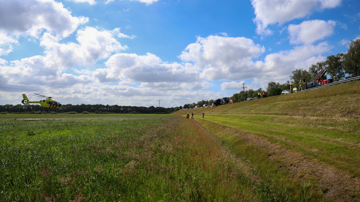 Ernstig ongeval tussen vrachtwagen en auto bij Beilen