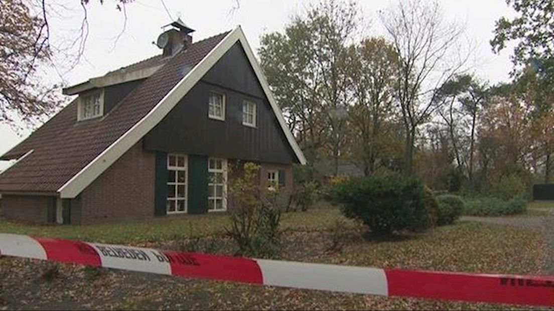 De woning van het slachtoffer aan de Zuid Esweg aan de rand van Wierden