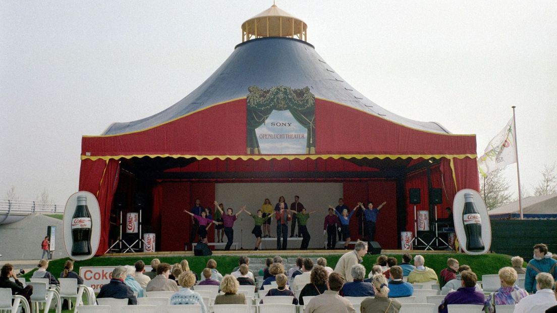 Het Sony Coca Cola theater op de Floriade van 1992