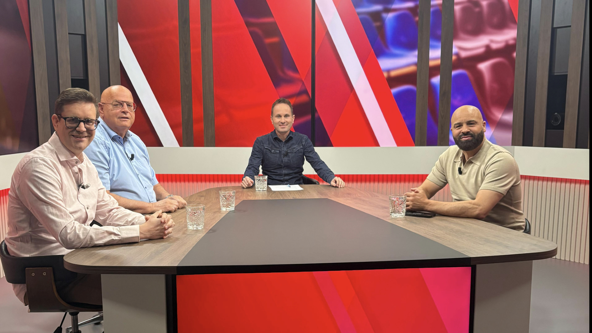 FC Rijnmond met Dennis van Eersel, Bas van Noortwijk, Bart Nolles en Ali Boussaboun
