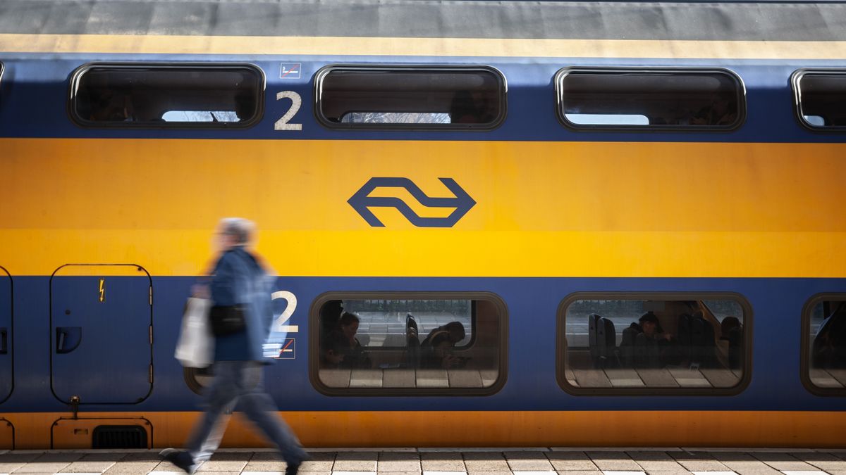 Geen treinen tussen Eindhoven en Weert na aanrijding op spoor