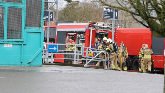 File voor afvalstort Nijverdal door brand in container Nieuws