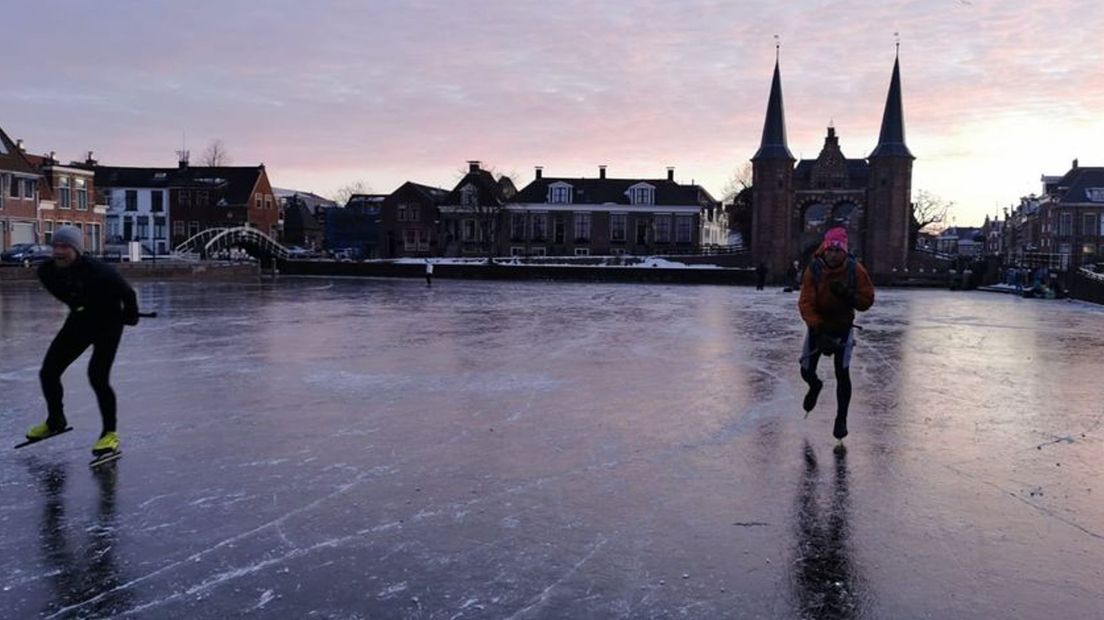 Melle (met roze muts) tijdens zijn bare tocht.