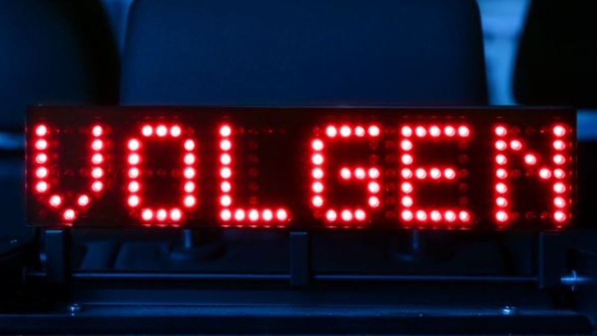 Agenten ruiken wietlucht en zetten achtervolging in, motorrijder loopt schaafwonden op
