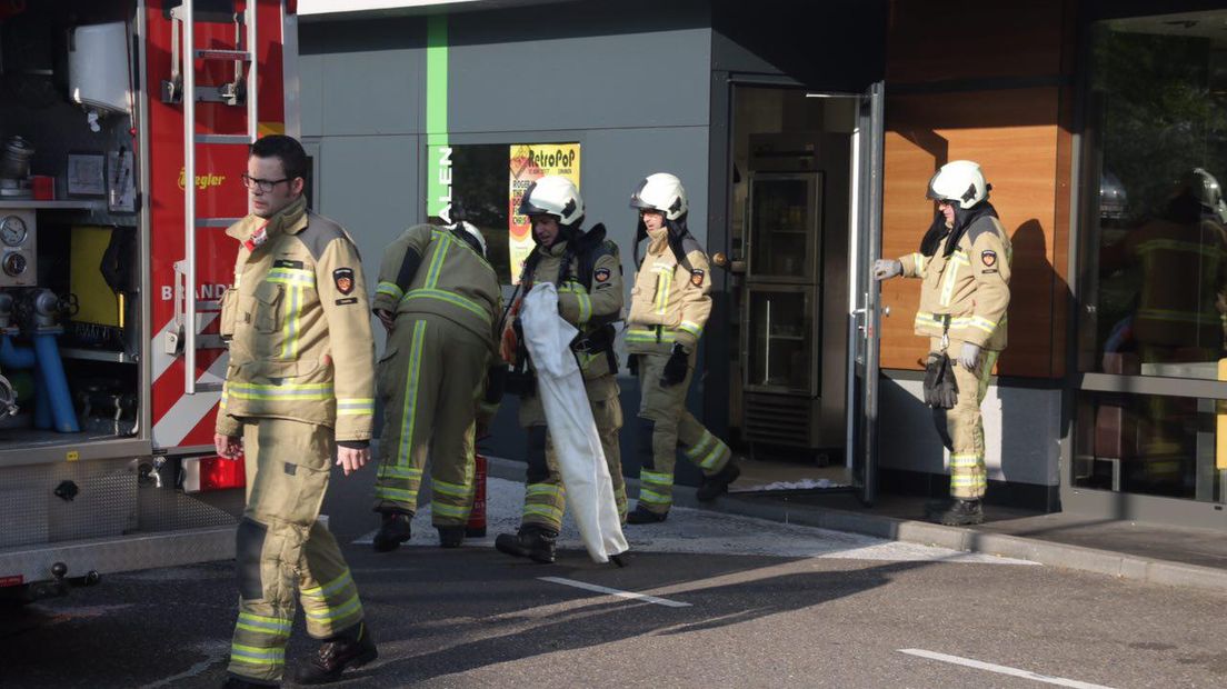 De brand werd met een blusdeken gedoofd (Rechten: Van Oost Media)