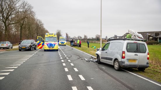 112 Nieuws: Ernstig ongeval op N765 bij Kampen, meerdere gewonden.