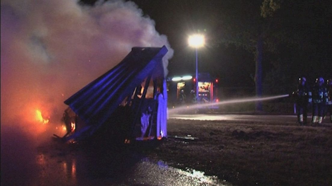 Stacaravan uitgebrand in Heemserveen