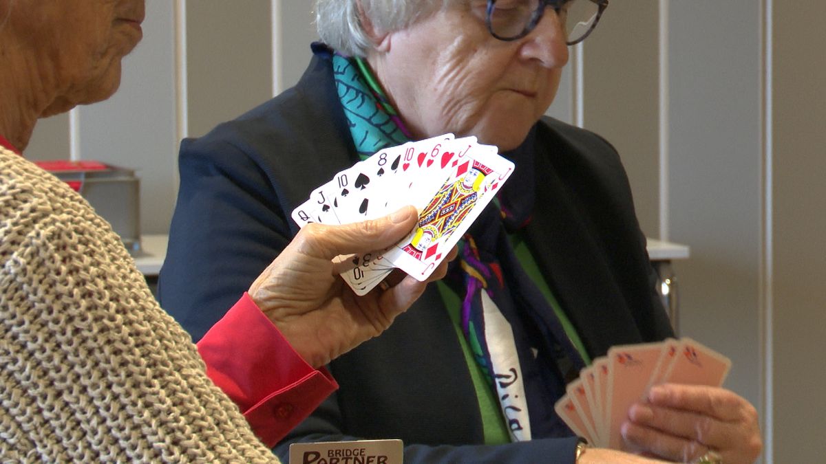 Bridgeclub Zoutelande moet noodgedwongen stoppen: 'Het is erg droevig'