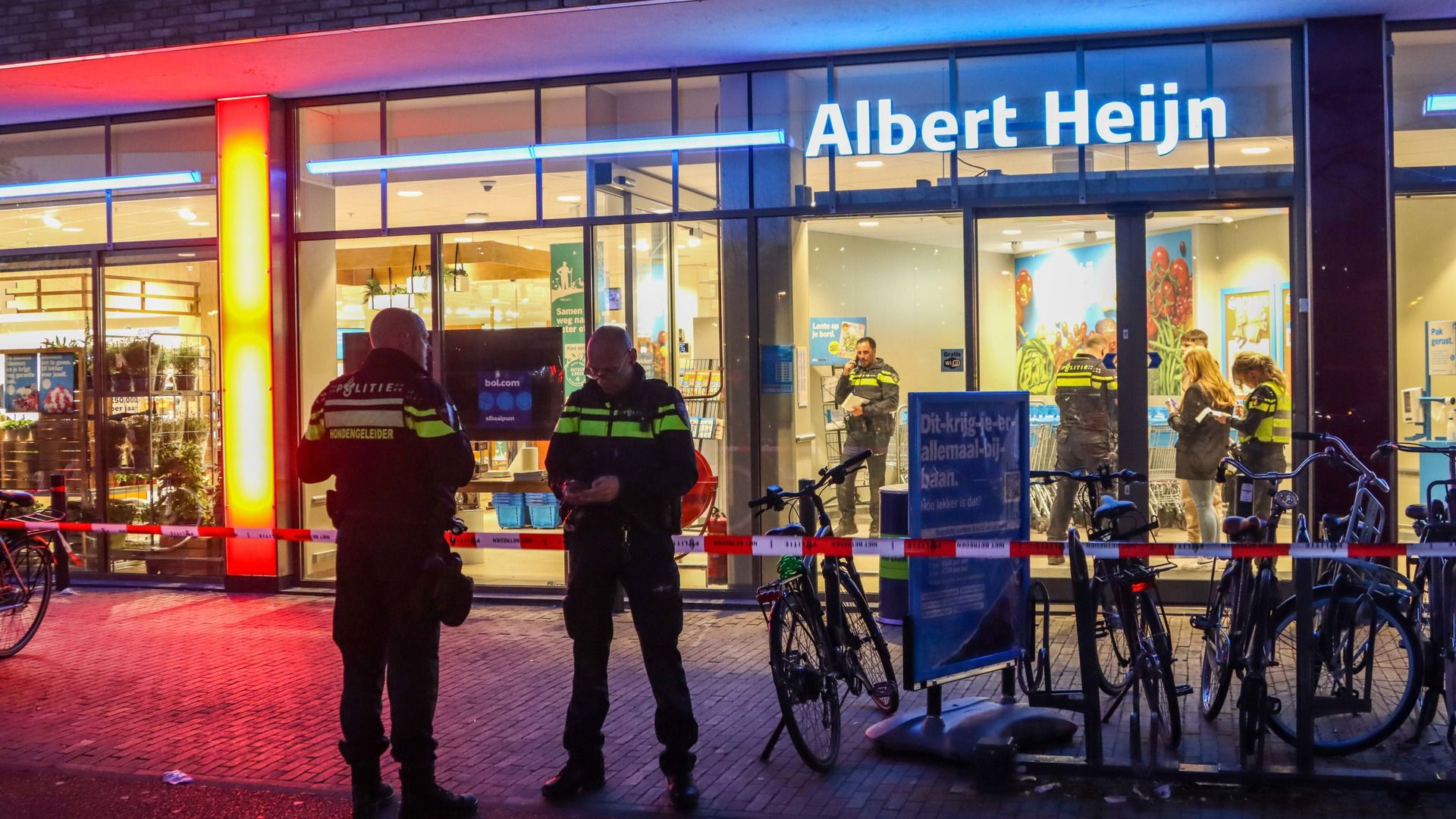 Jongen Gestoken Bij Supermarkt In Leeuwarden, Politie Zoekt Getuigen En ...