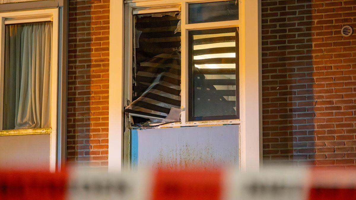 112 nieuws: Explosie in Deventer en bestelbusjes uitgebrand