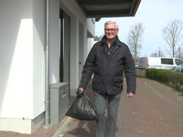 Coen (81) vreest dat hij 150 meter moet lopen om afval weg te brengen: 'Er is geen zebrapad en de auto's sjezen voorbij'