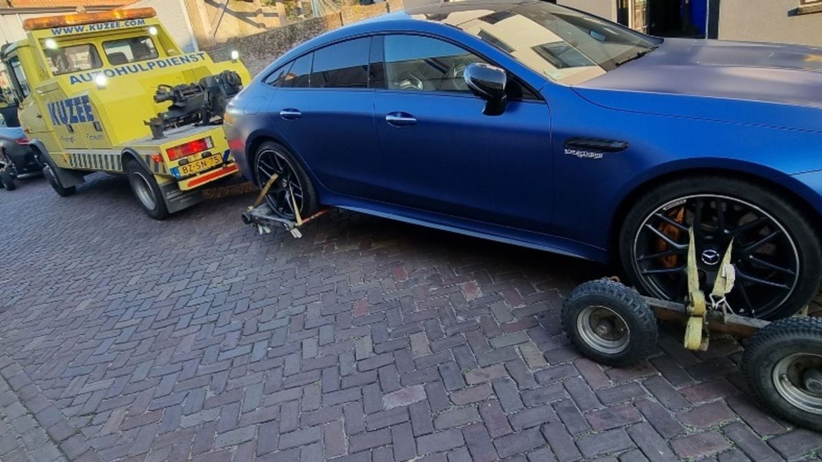 Dure auto's in beslag genomen in verband met witwassen Omroep Zeeland