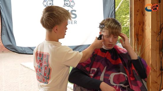 Jonge barber Mats leert kappersvak via YouTube en droomt van eigen zaak Home