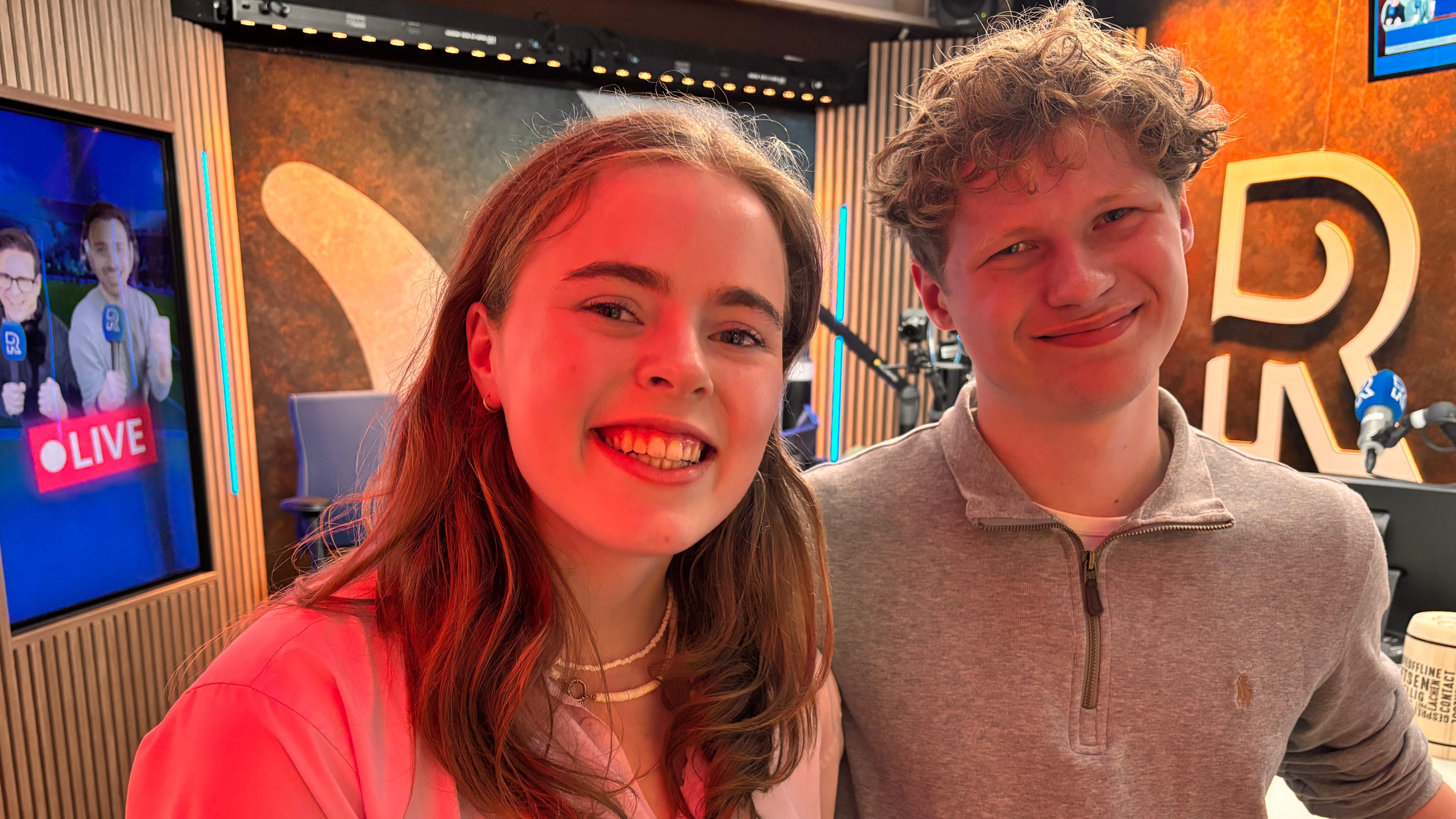 Denise verrast Tristan met een bezoek aan Rijnmond