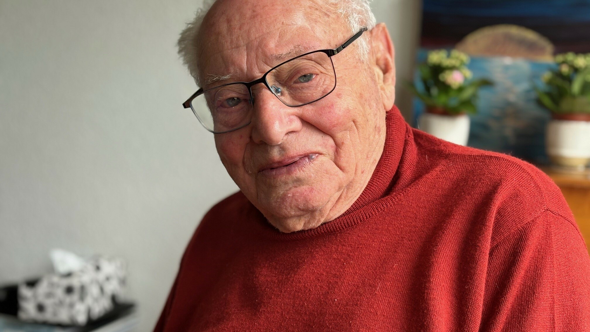 Benno Troostwijk (97) ferivige yn in stroffelstien: “Blij dat ik het heb beleefd”