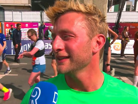 Geblesseerde Jan Versteegh haalt tóch de finish: 'Ik kan het niet geloven' - Rijnmond