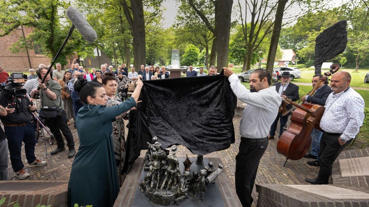 Kamp Westerbork herdenkt deportatie van Roma en Sinti: 'Verleden moet worden erkend'