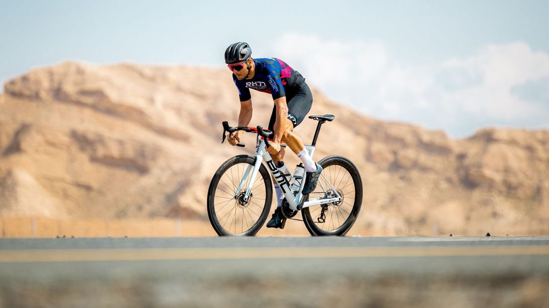 Johnny Hoogerland aan het trainen in Dubai