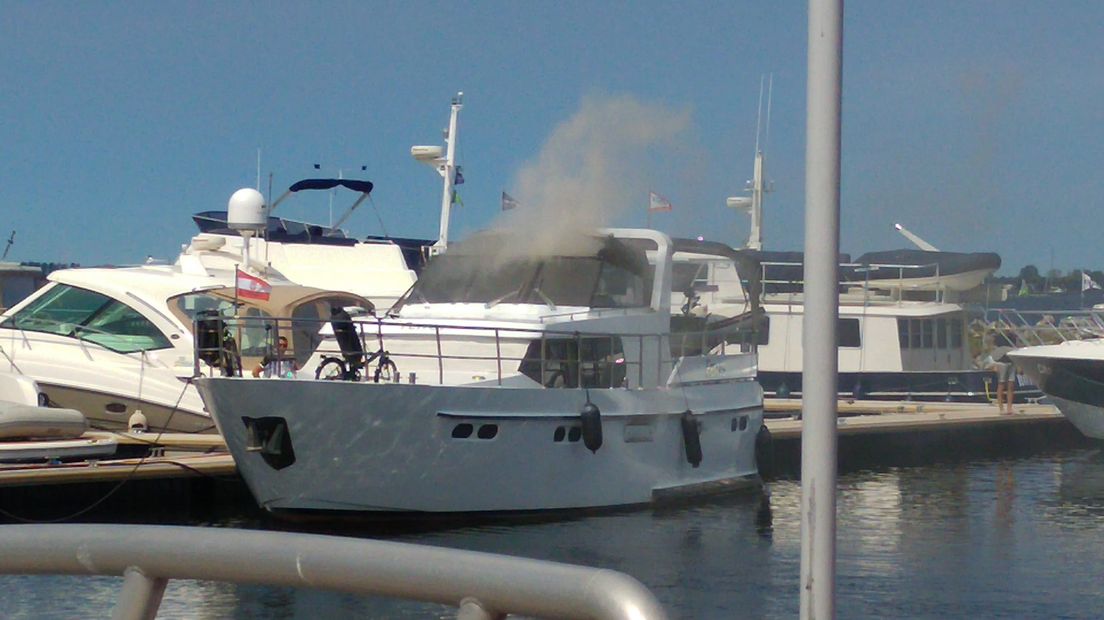 Jacht in brand in Bruinisse