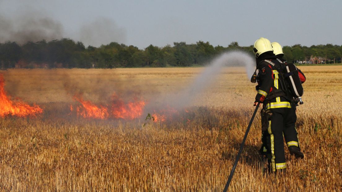 De brandweer van Annen en Gieten kwam in actie om de brand te blussen (Rechten: Van Oost media)