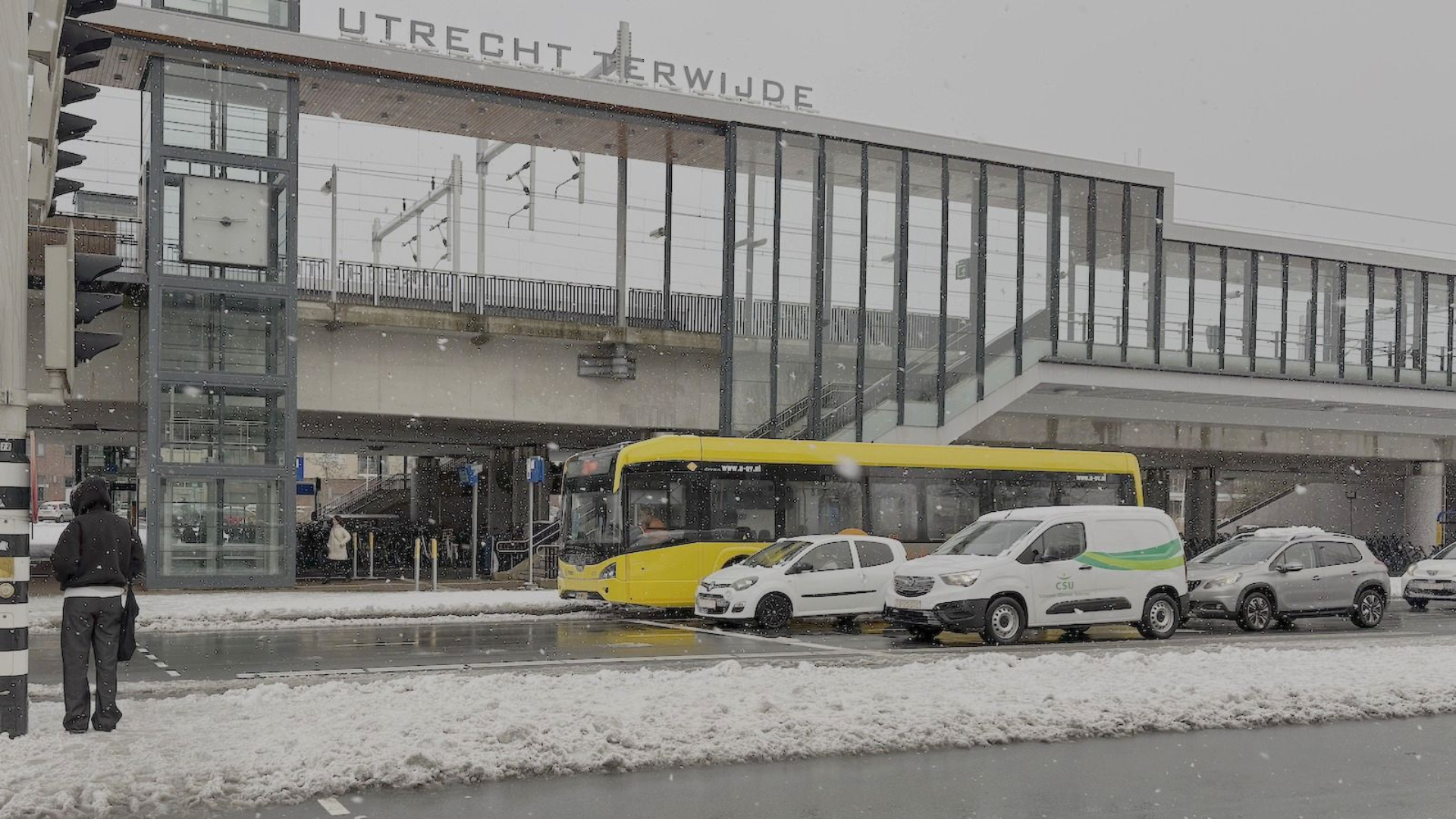 Een bus in de Utrechtse wijk Terwijde.