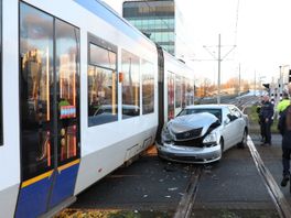 112-nieuws | Brandalarm loeit in Den Haag Centraal - Botsing tussen auto en tram