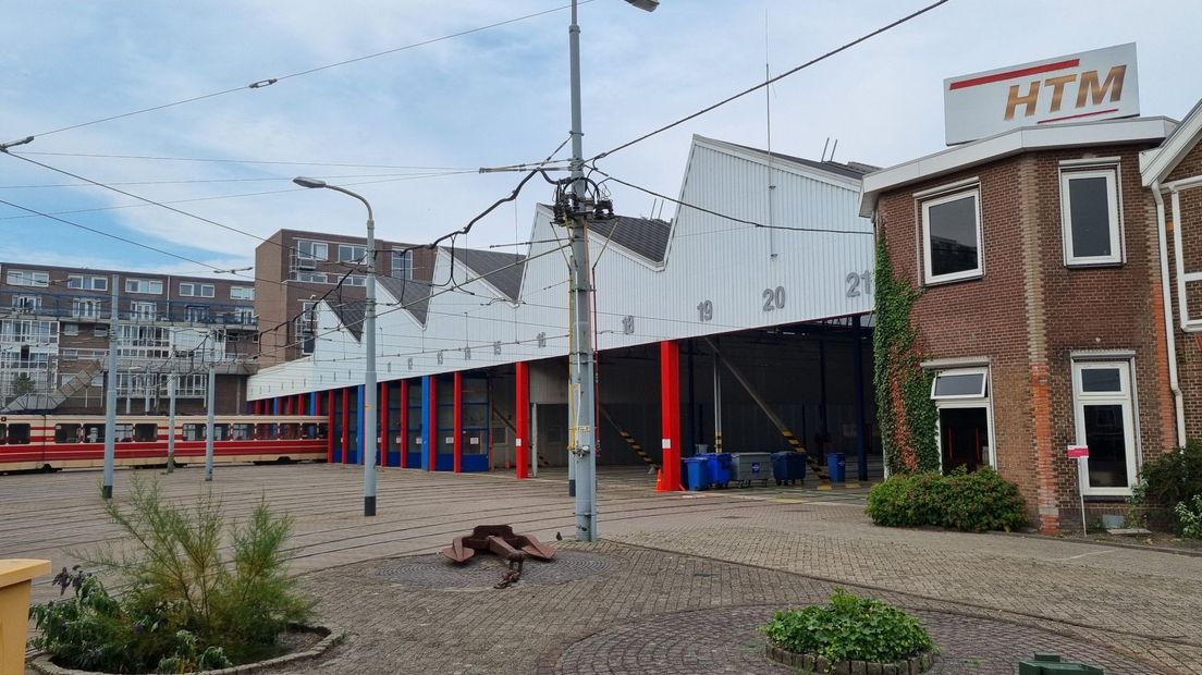 De huidige remise aan het Harstenhoekplein