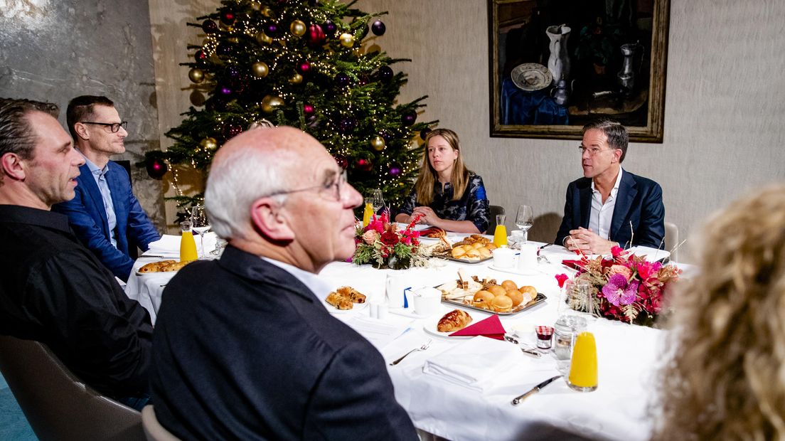 Rutte en Schouten ontbijten met boeren.