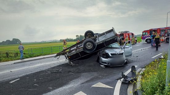 Ongeluk met aanhanger op N201 Mijdrecht | Motorrijder gewond geraakt bij botsing oprit A27 Eemnes. Ongeluk met aanhanger op N201 Mijdrecht | Motorrijder gewond geraakt bij botsing oprit A27 Eemnes.