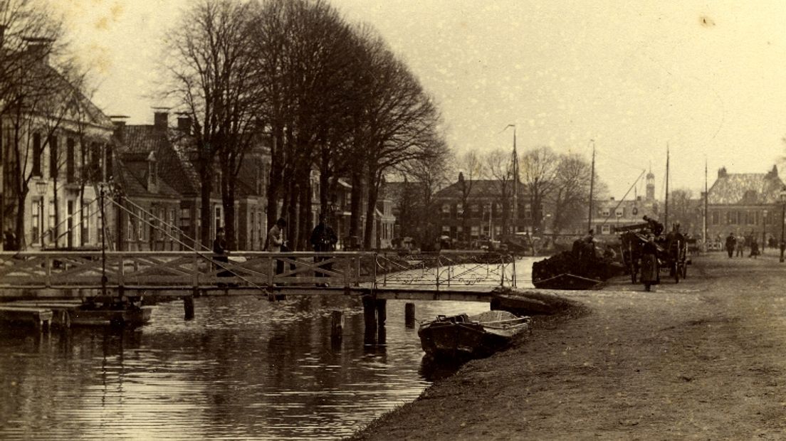 De Vaart in Assen (Rechten: Assen gephotografeerd)