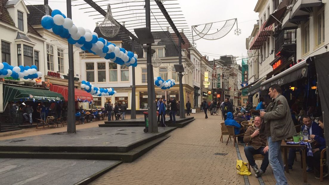 De Poelestraat, met links de Peperstraat