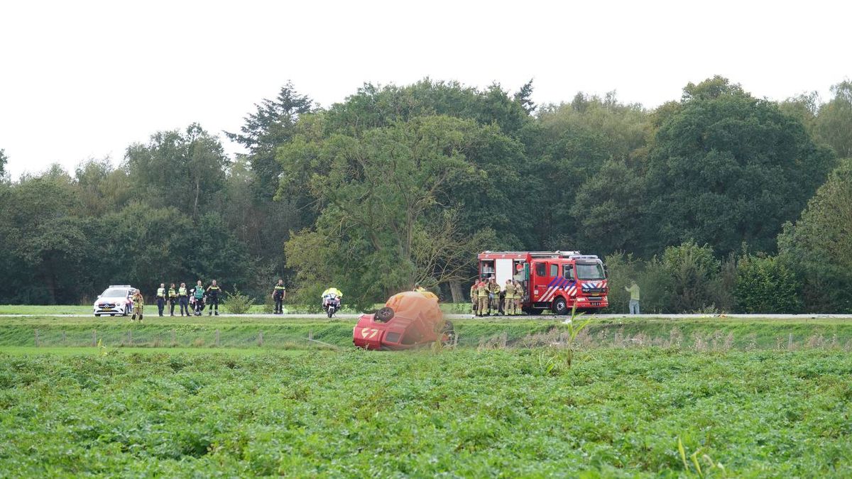 Persoon overleden bij frontale aanrijding in Holthone