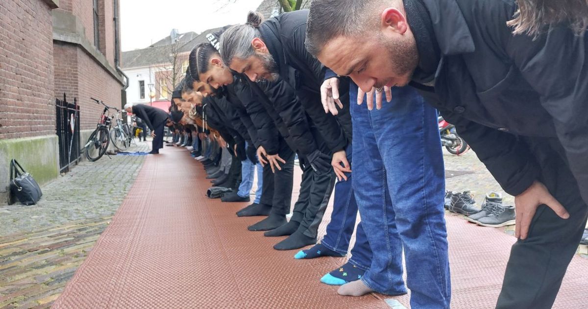 Noodbevel om verbranden koran in Arnhem - Omroep Gelderland