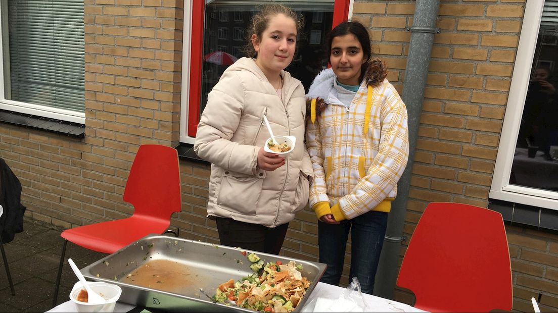 Geen oliebollen maar Fatash op deze bijzondere kerstmarkt