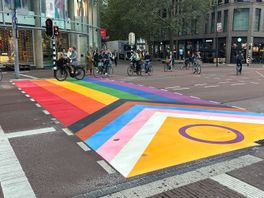 Regenboogpad in het centrum van Utrecht heeft nieuw jasje gekregen