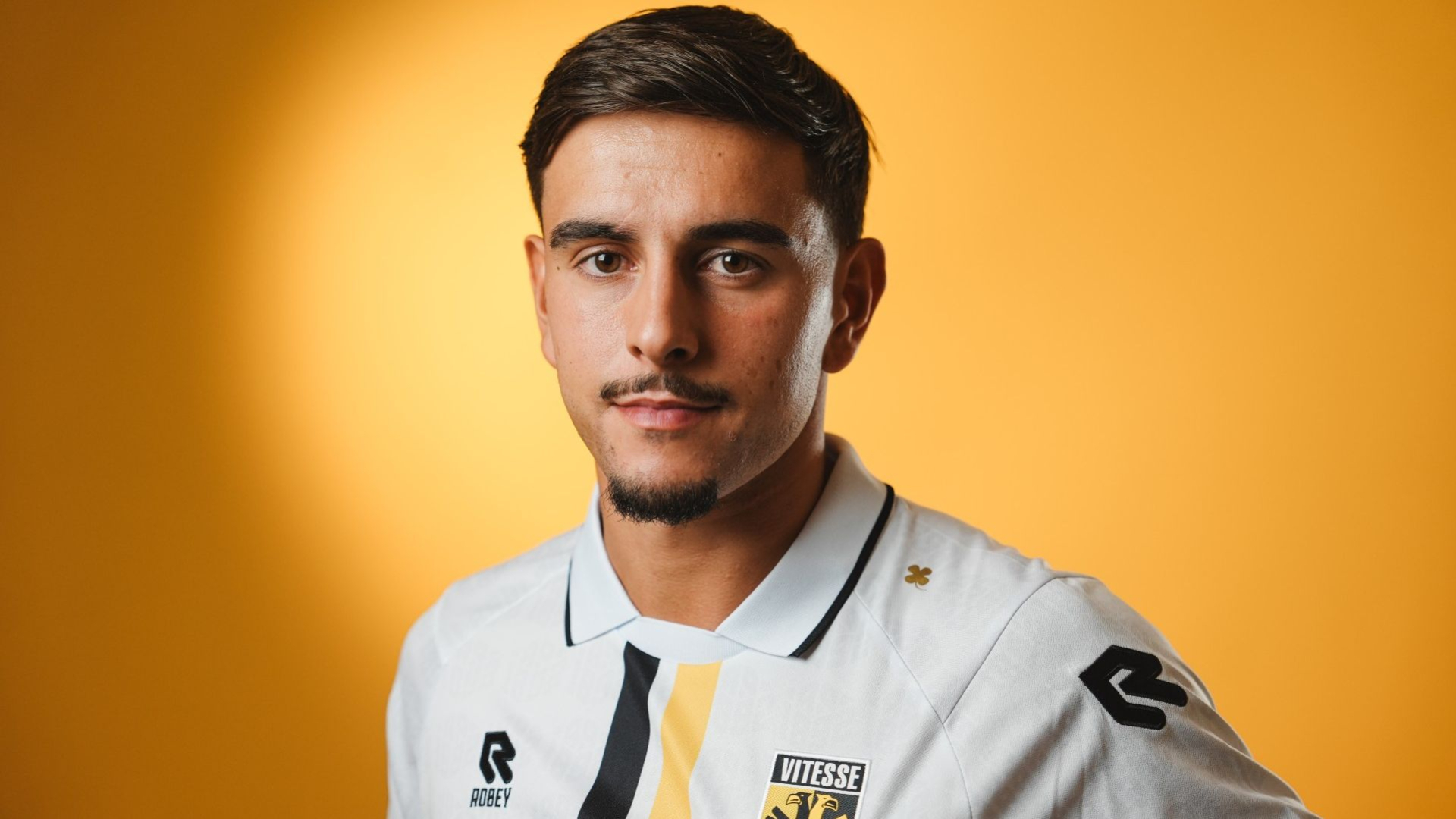 Portugees naar Vitesse  • Arnhemse aandeelhouder haakt af