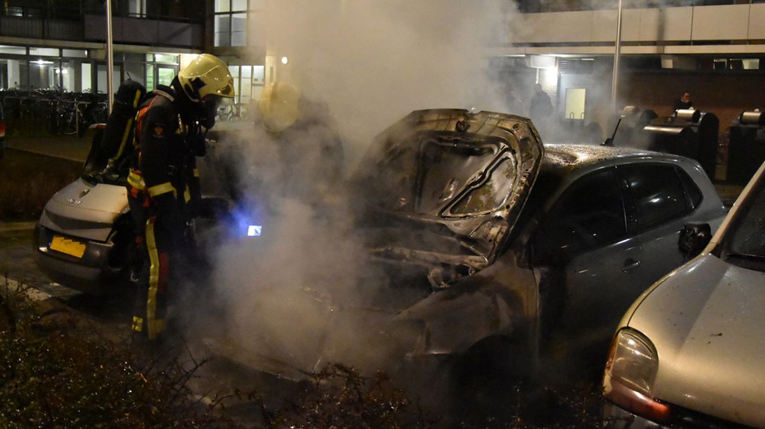 De uitgebrande auto in Gouda