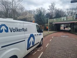 Trein staat stil vanwege schade aan spoorviaduct in Hengelo
