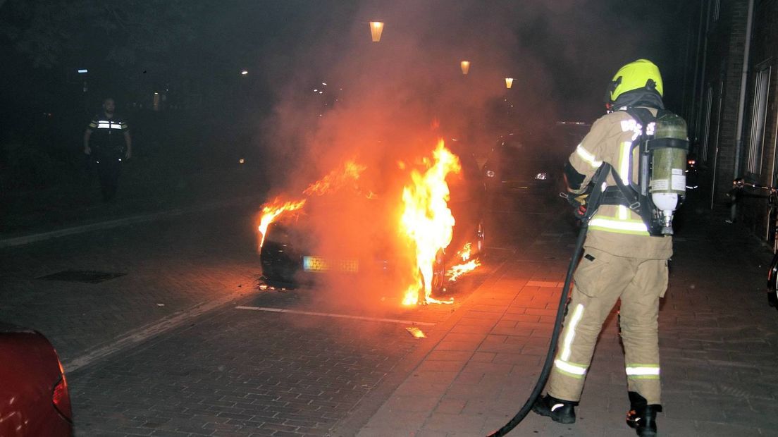 Ook twee weken geleden vlogen er auto's in Vlissingen in brand