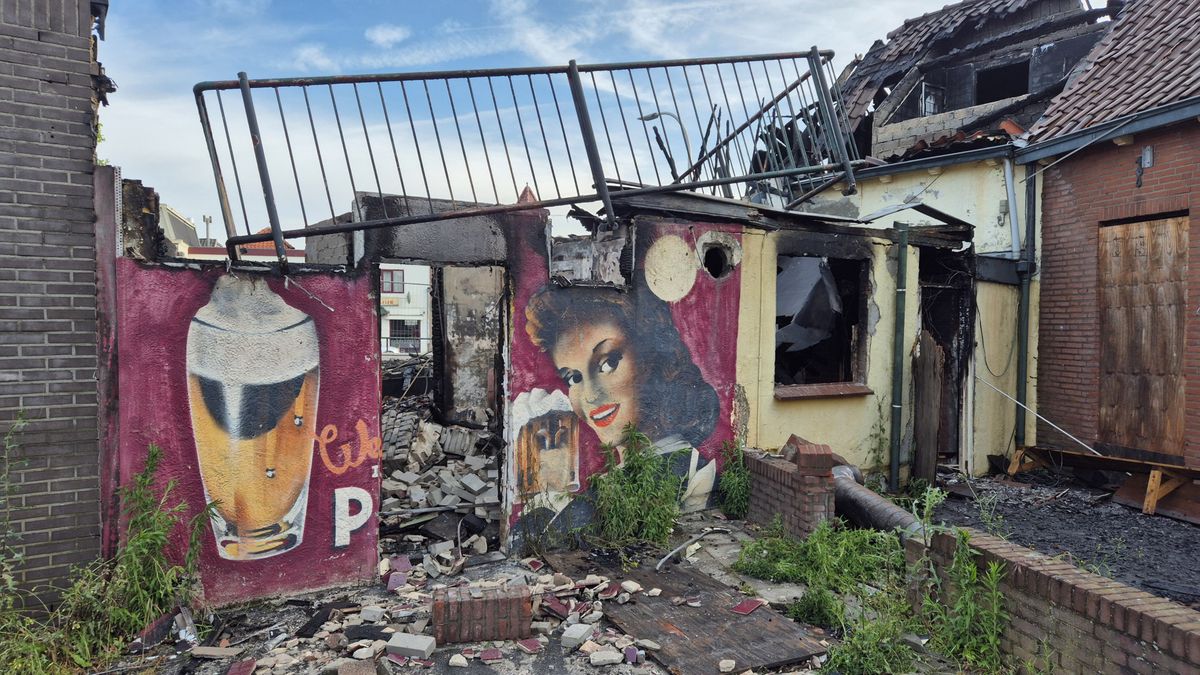 Vlammenzee verwoest leegstaand café: 'Je kon erop wachten dat dit zou gebeuren'