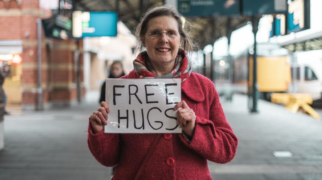 Jeanette Laaning geeft gratis knuffels weg