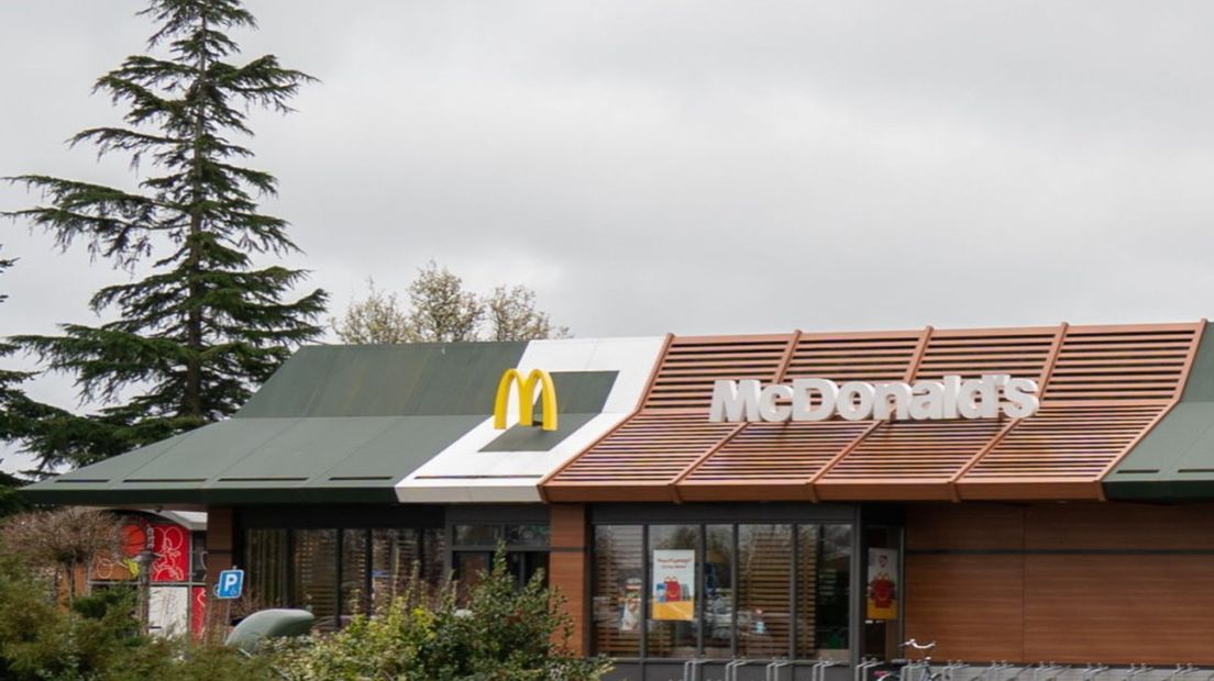 McDonald's parkeerplaatsen afgezet