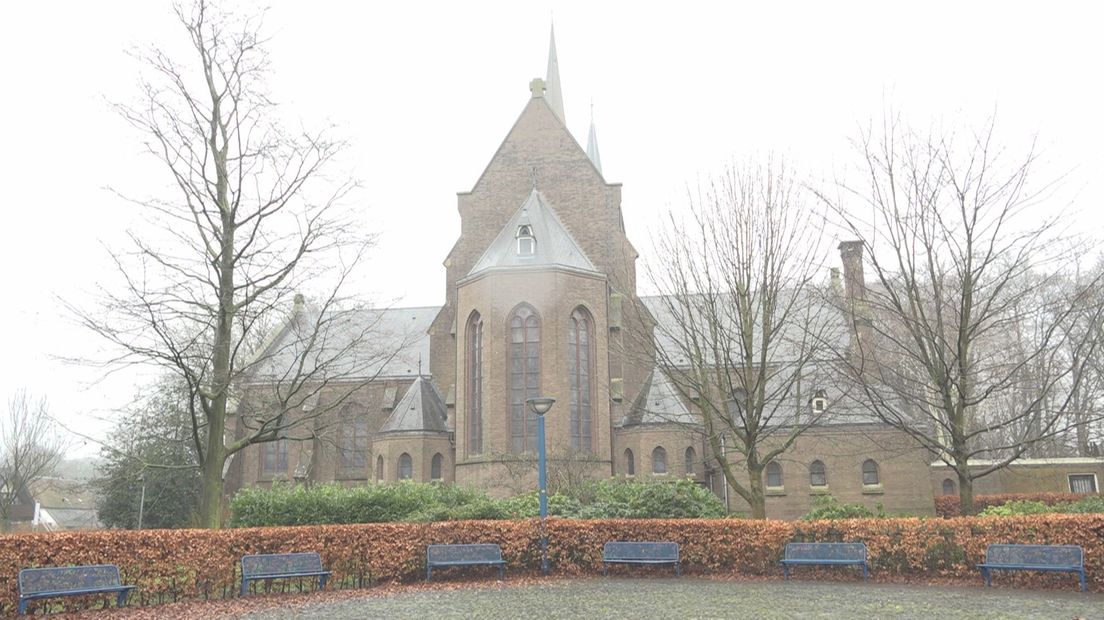 De kerk biedt plaats aan zeker 600 gelovigen