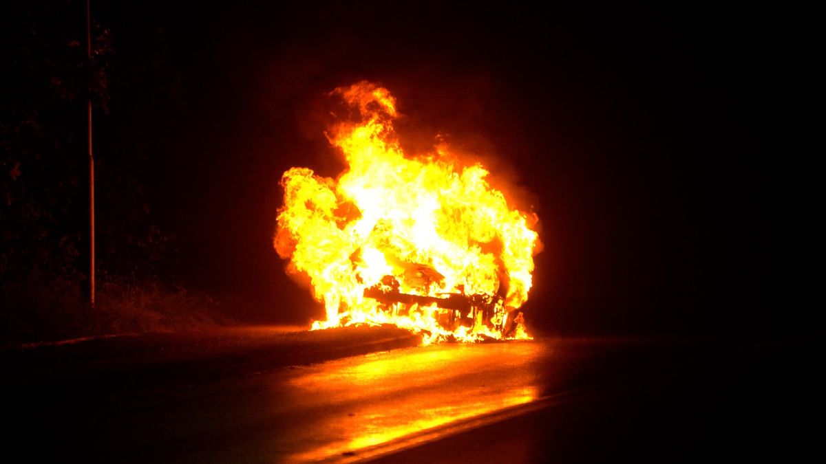 Auto in lichterlaaie in Landgraaf
