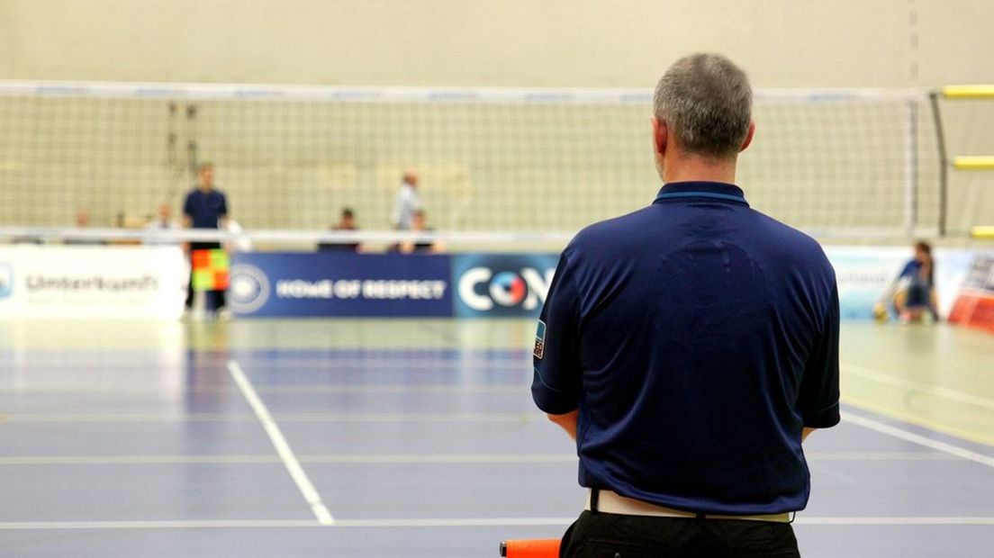 Een volleybalveld.