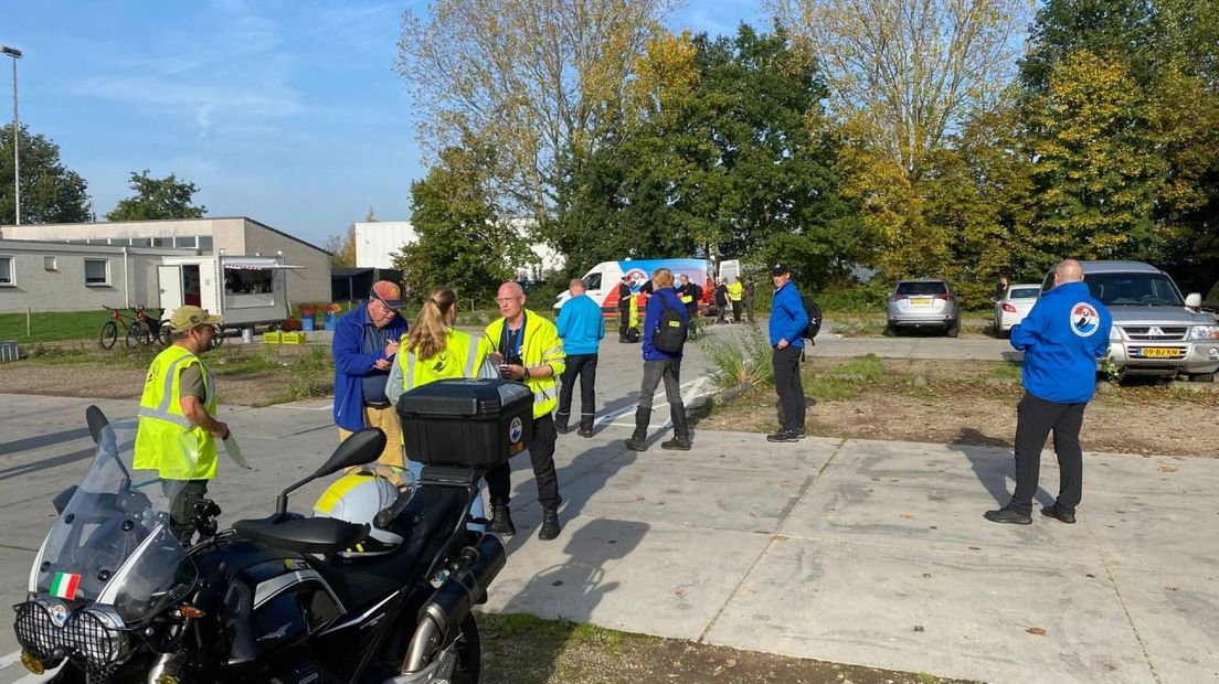 Leden van het Veteranen Search Team (VST) verzamelen zich in Heteren.