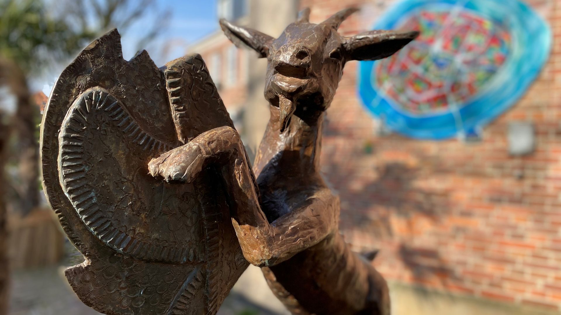 Kunstenaar Berend Seiger wordt 80 maar blijft werken aan standbeeld van ...