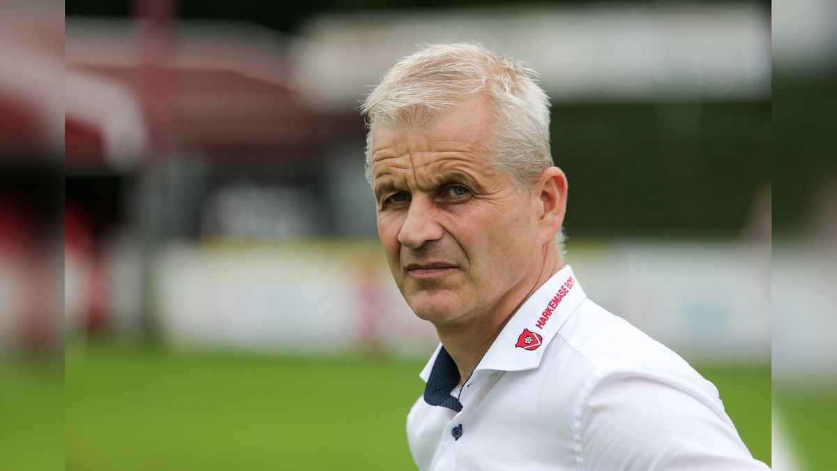 Trainer Henk Herder verlengt contract bij Harkemase Boys