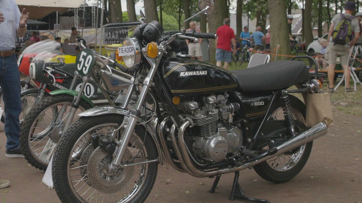 TT Festival brengt 'ouderwets schuifelen langs motoren' terug op zondag voor de TT